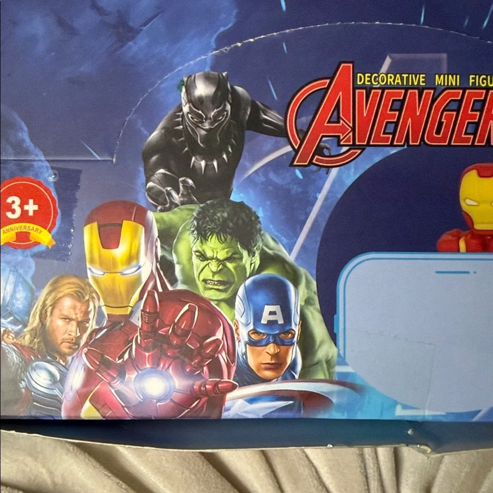 12– Avengers Decorative Mini Mystery Figures Boxes